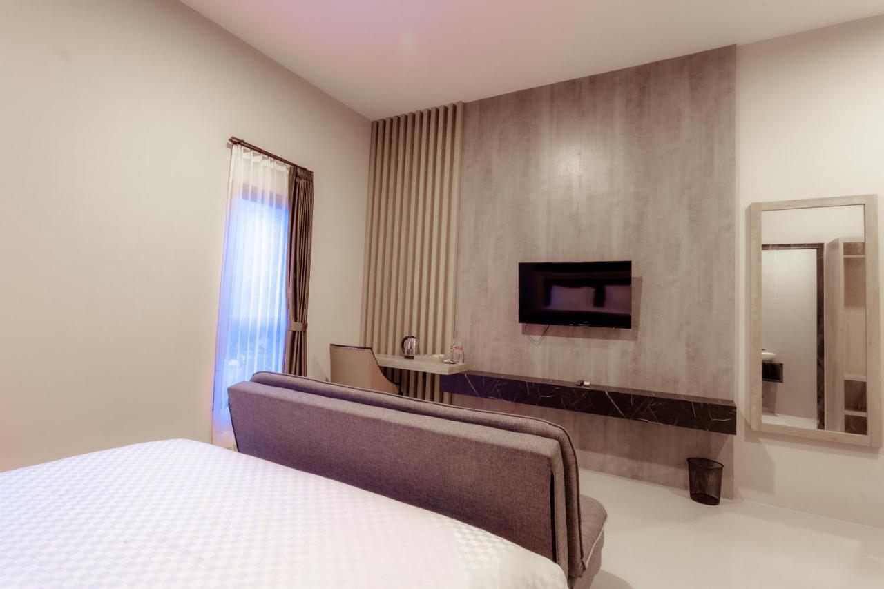 Giri Palma Hotel Malang Exteriör bild